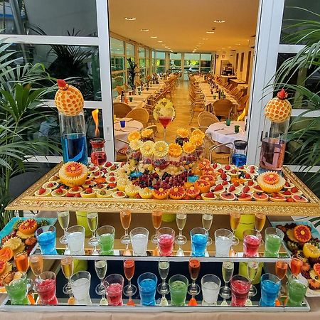 Hotel Mediterraneo Lignano Sabbiadoro Esterno foto