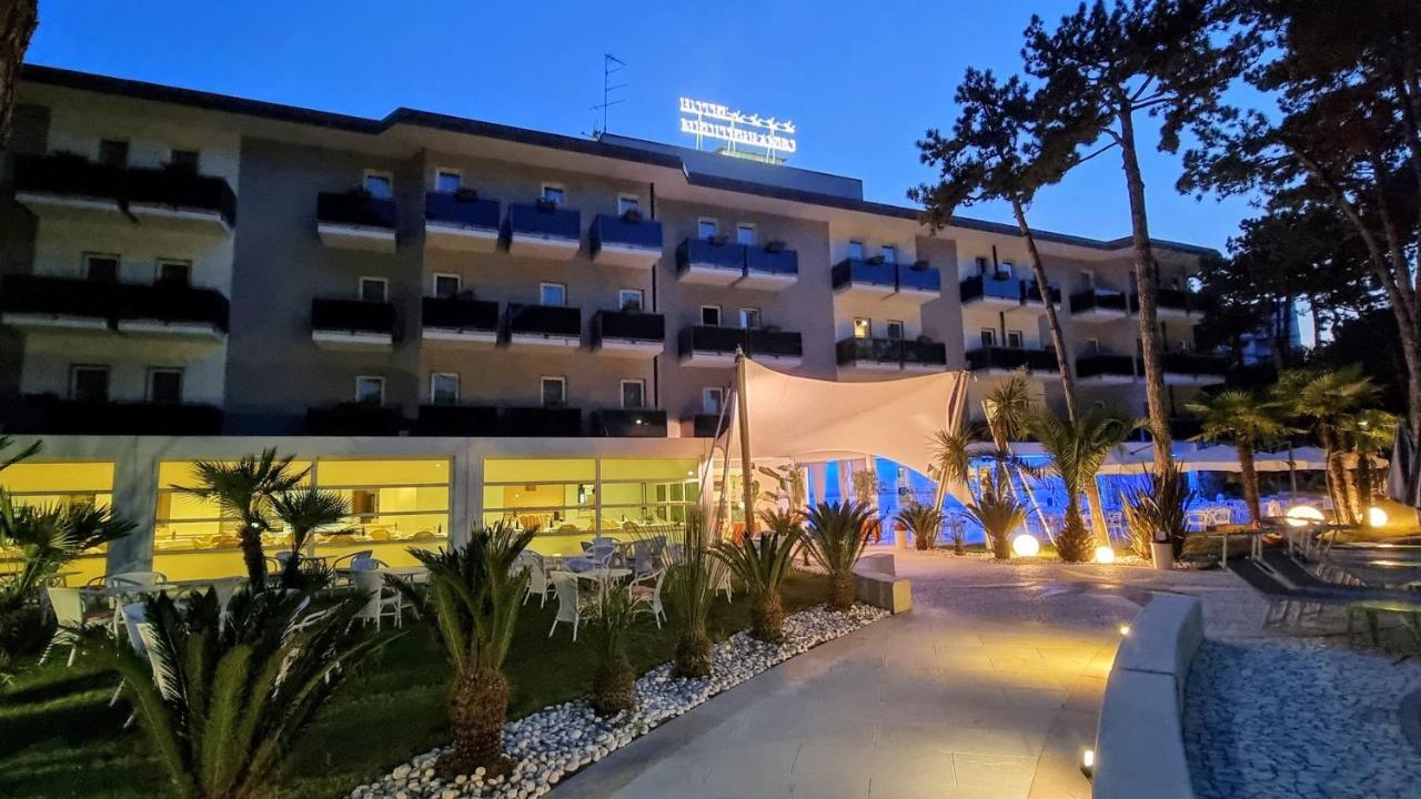 Hotel Mediterraneo Lignano Sabbiadoro Esterno foto