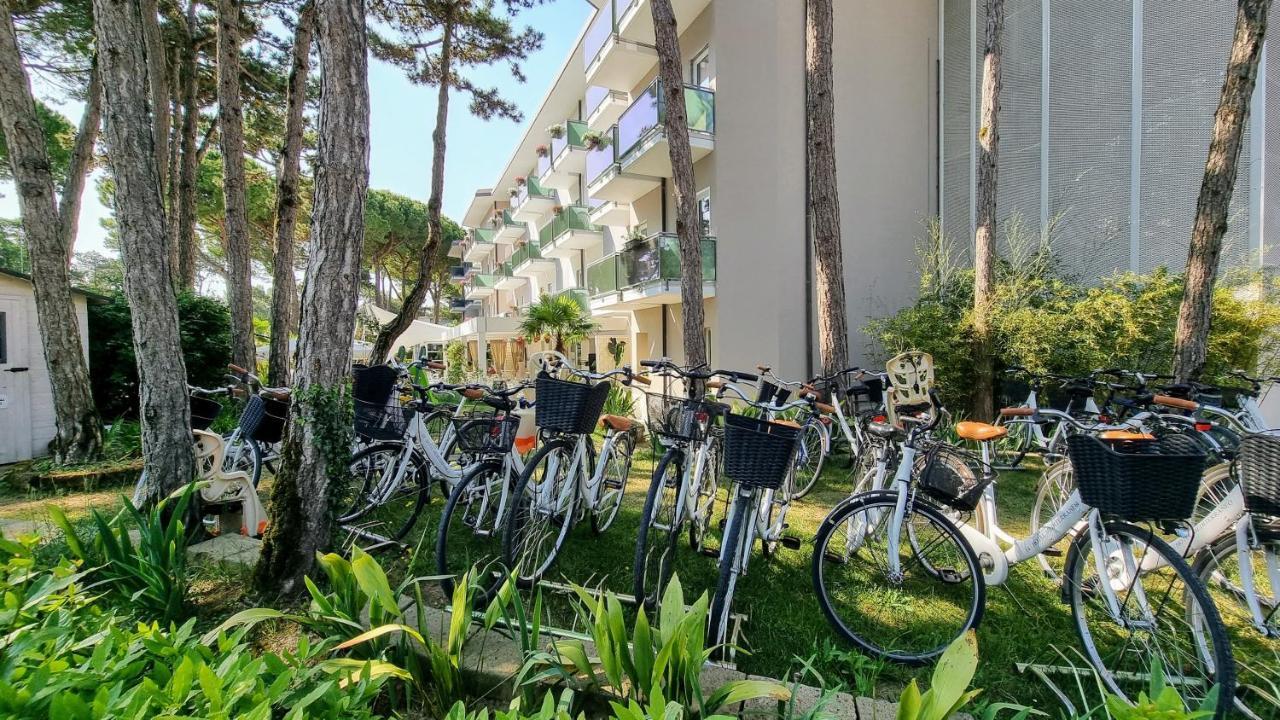 Hotel Mediterraneo Lignano Sabbiadoro Esterno foto