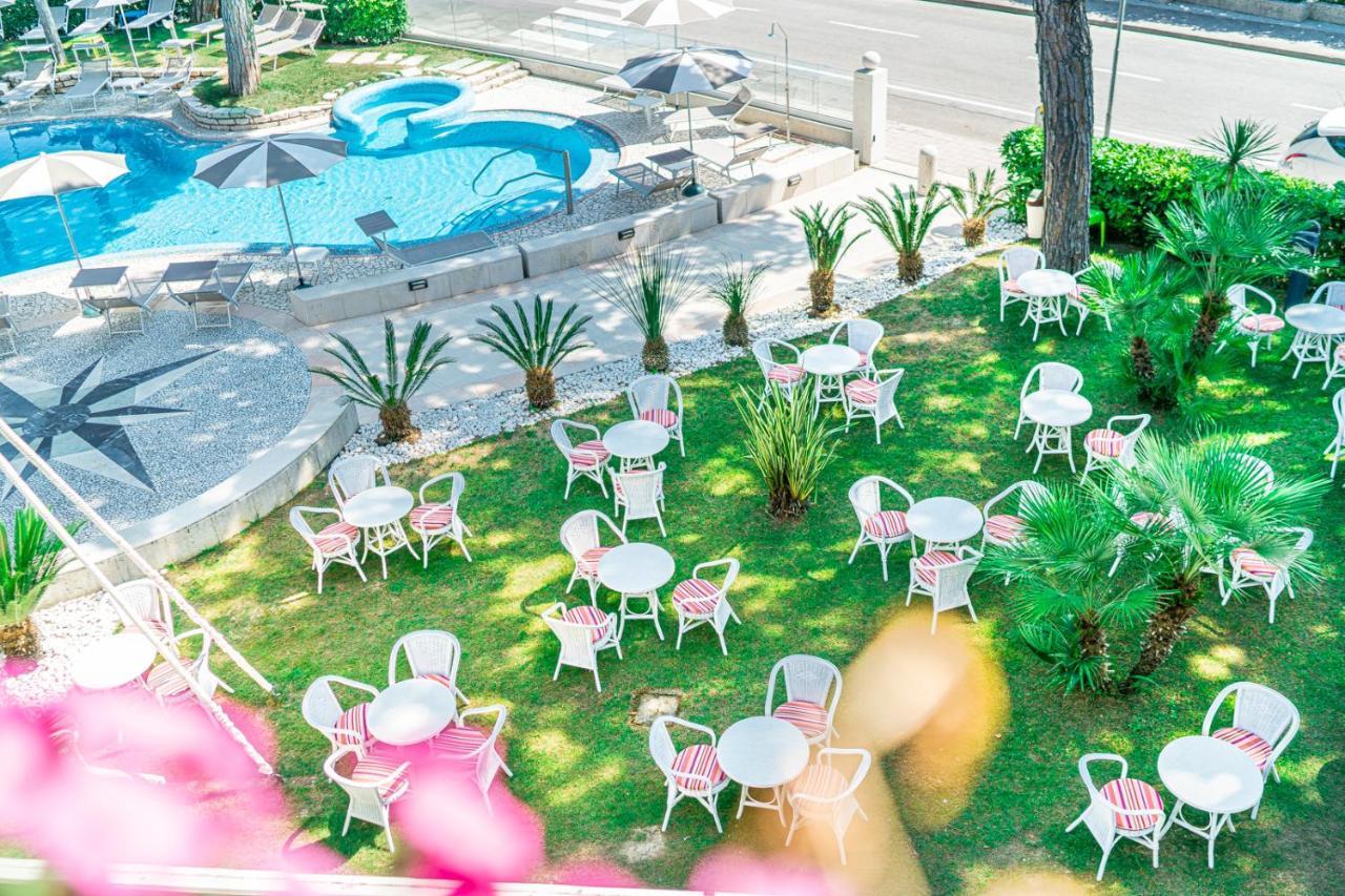 Hotel Mediterraneo Lignano Sabbiadoro Esterno foto