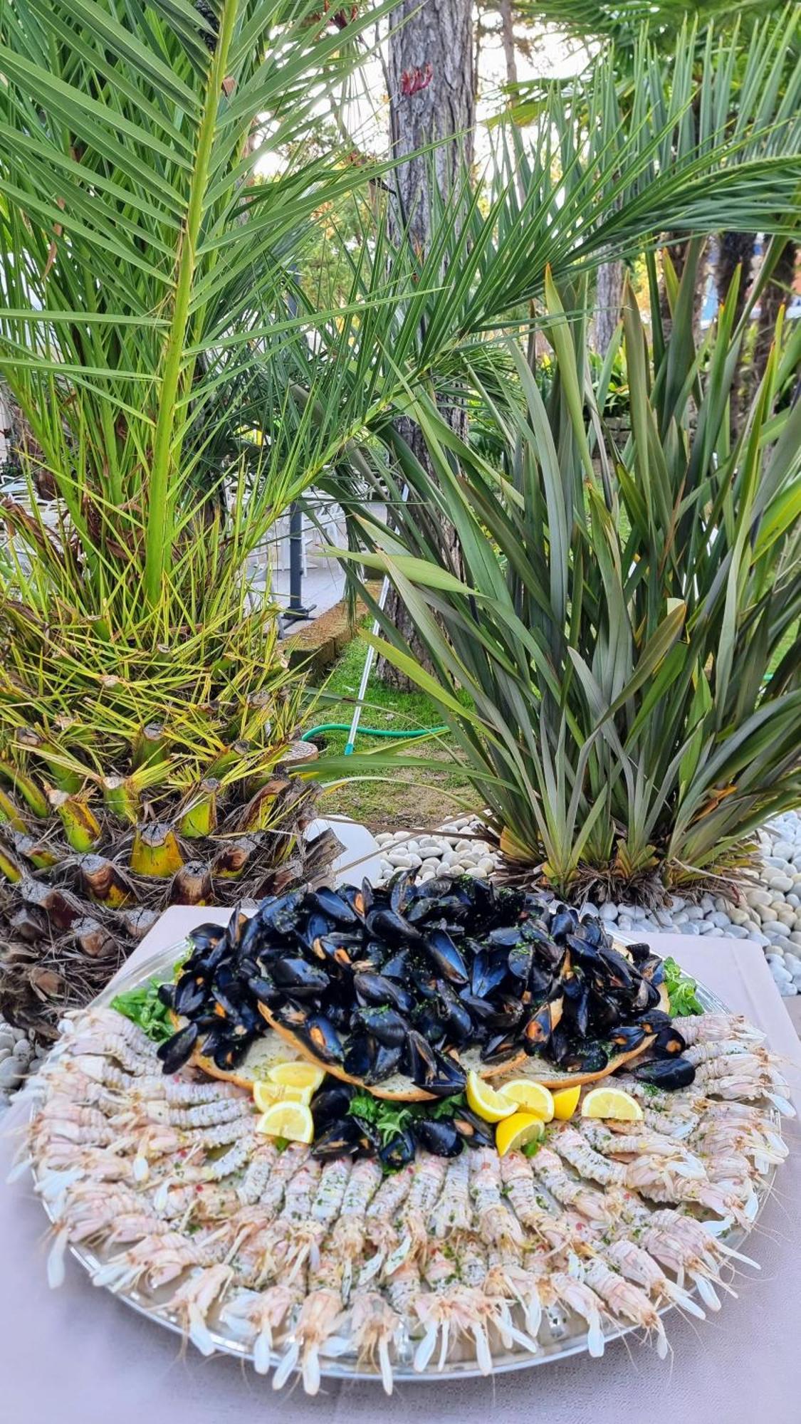 Hotel Mediterraneo Lignano Sabbiadoro Esterno foto