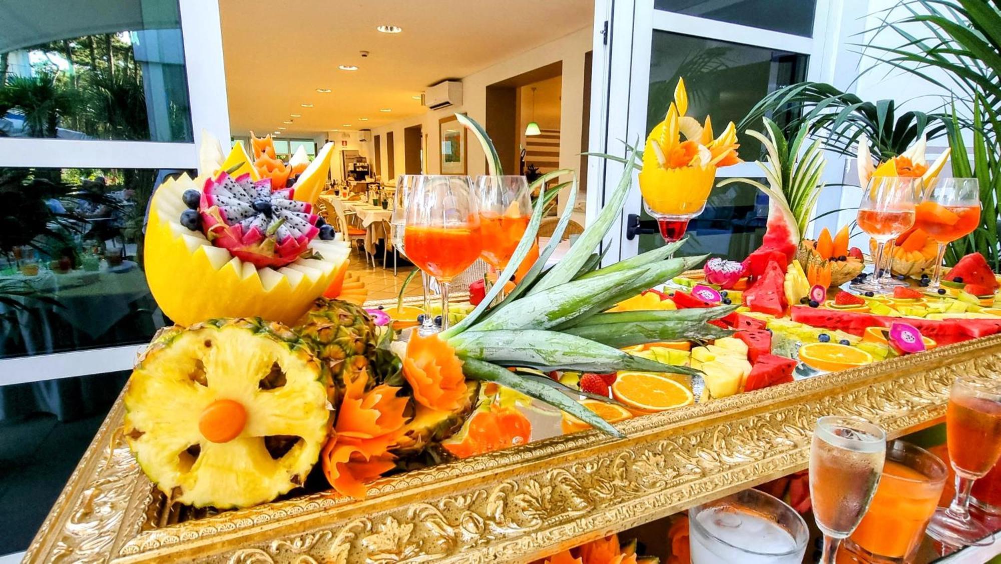 Hotel Mediterraneo Lignano Sabbiadoro Esterno foto