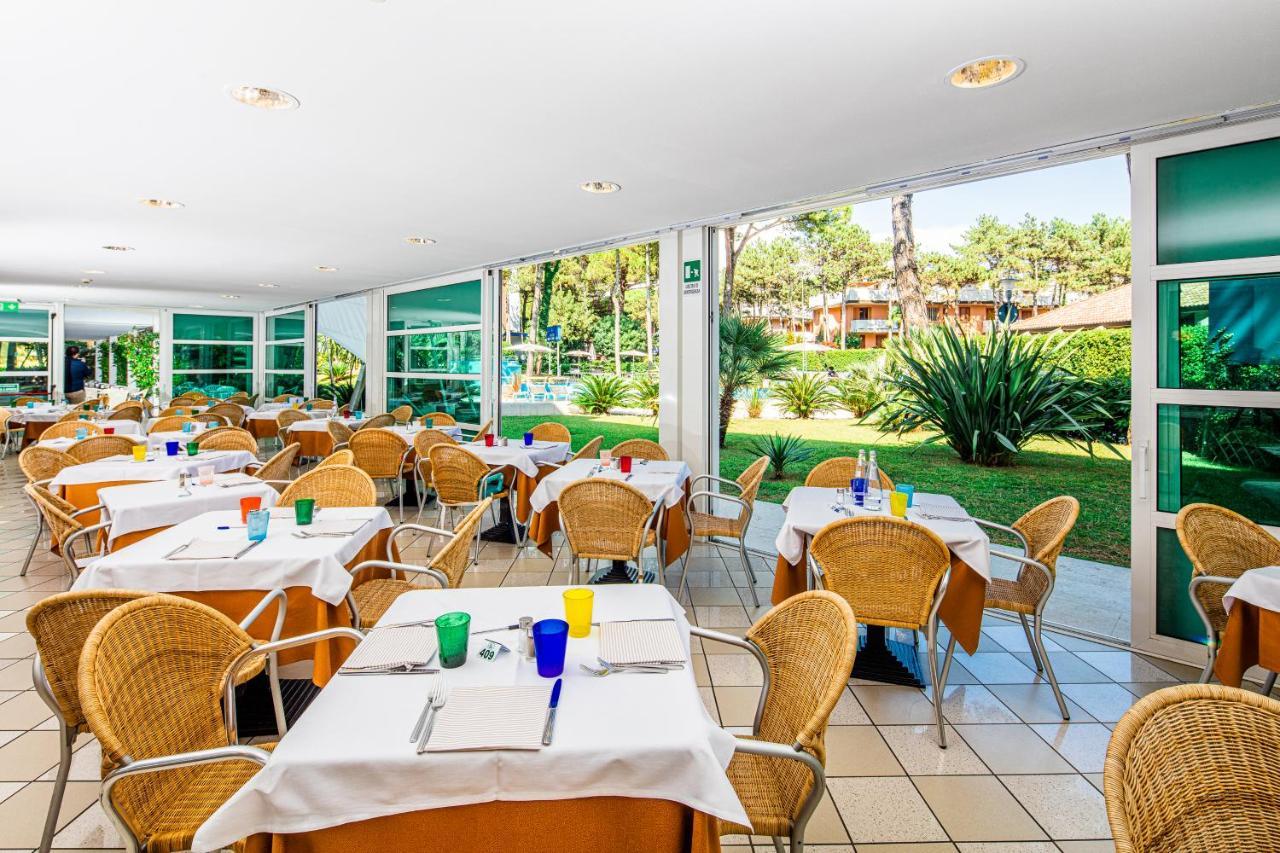 Hotel Mediterraneo Lignano Sabbiadoro Esterno foto